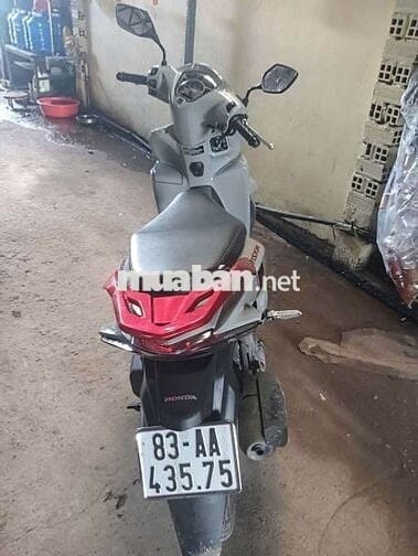 Honda Vision 2025 Xám 4000km