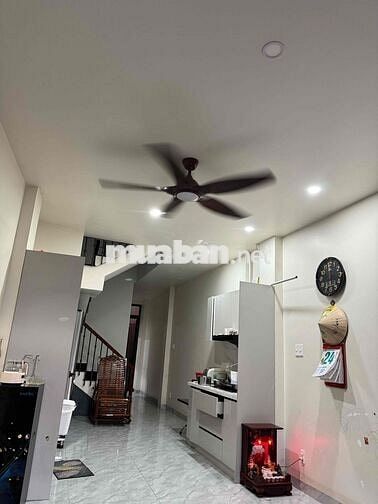 chính chủ bán nhà sổ hồng hoàn công đủ
