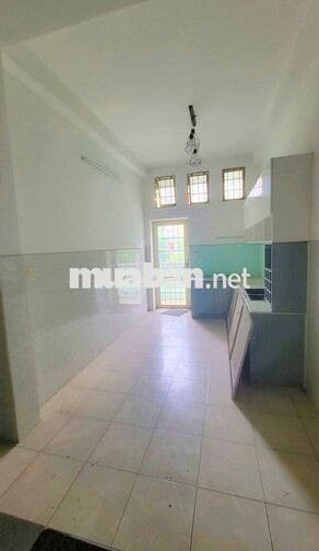 MT Đường 3/2-P.8 Q.10- 3,5x10m-4 tầng 3PN 3WC-Giá 19tr/tháng