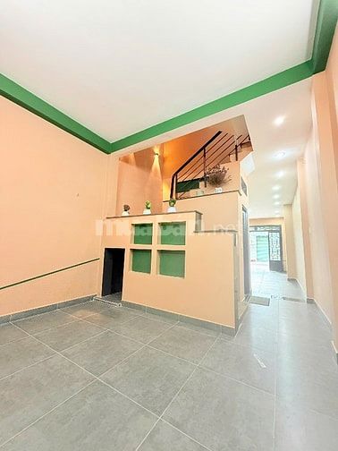 Bán Nhà mặt tiền 7 Hồng Lạc, 4x16m. 5 tầng, giảm 2 tỷ, chỉ còn 11tỷ3