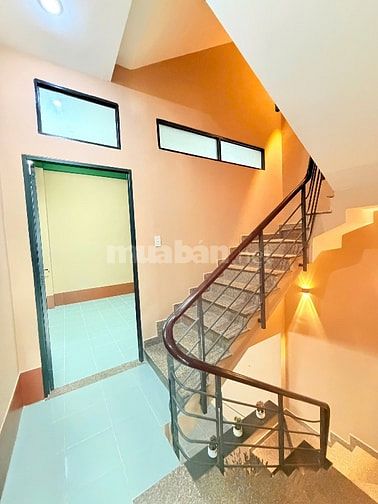 Bán Nhà mặt tiền 7 Hồng Lạc, 4x16m. 5 tầng, giảm 2 tỷ, chỉ còn 11tỷ3
