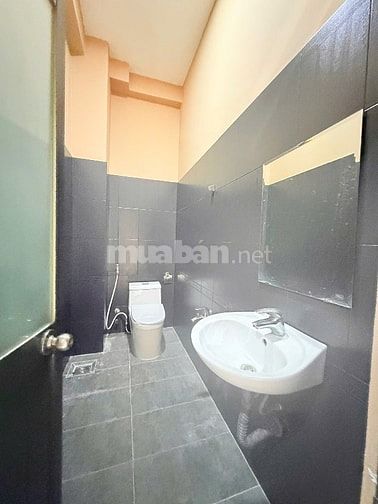 Bán Nhà mặt tiền 7 Hồng Lạc, 4x16m. 5 tầng, giảm 2 tỷ, chỉ còn 11tỷ3