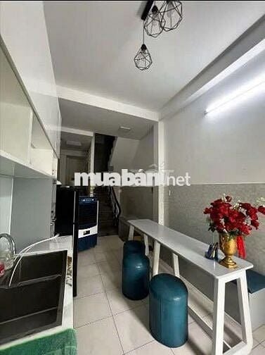 MT Đường 3/2-P.8 Q.10- 3,5x10m-4 tầng 3PN 3WC-Giá 19tr/tháng