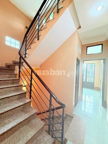 Bán Nhà mặt tiền 7 Hồng Lạc, 4x16m. 5 tầng, giảm 2 tỷ, chỉ còn 11tỷ3