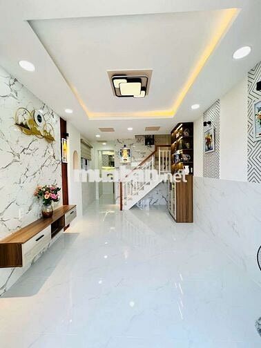 NHÀ ĐẸP GIÁ TỐT. P PHÚ ĐỊNH  .(  P 15 Q. 8 )