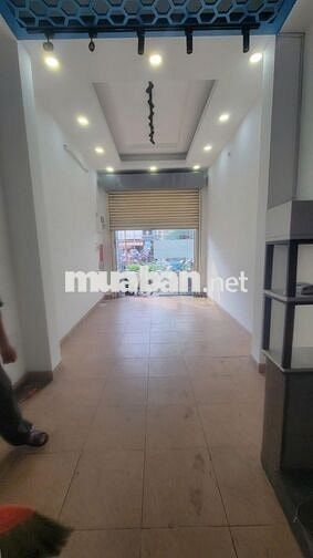 MT Đường 3/2-P.8 Q.10- 3,5x10m-4 tầng 3PN 3WC-Giá 19tr/tháng