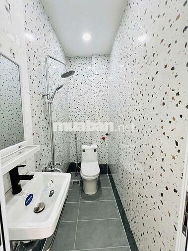 NHÀ ĐẸP GIÁ TỐT. P PHÚ ĐỊNH  .(  P 15 Q. 8 )