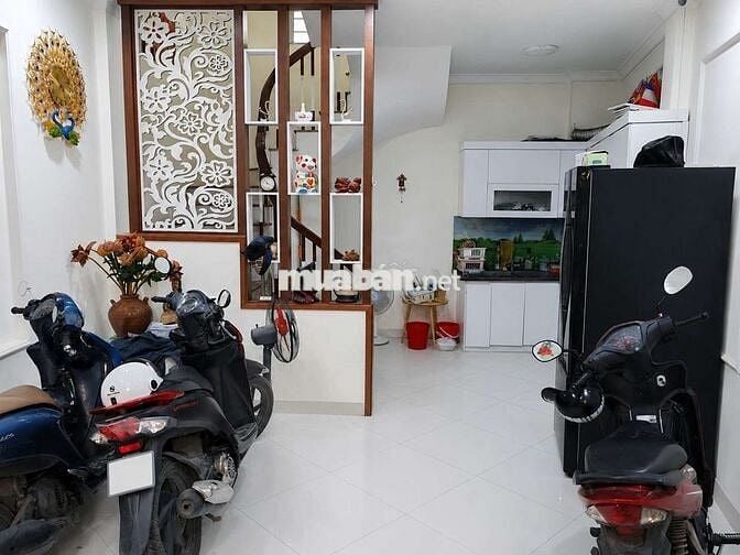 Cho thuê nhà nguyên căn tại 447 Phạm Văn Đồng