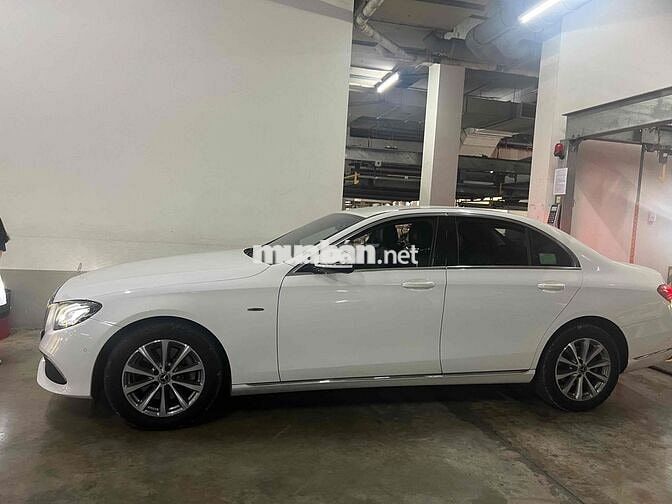 Mercedes-Benz E200 2019 Trắng 30.000 km