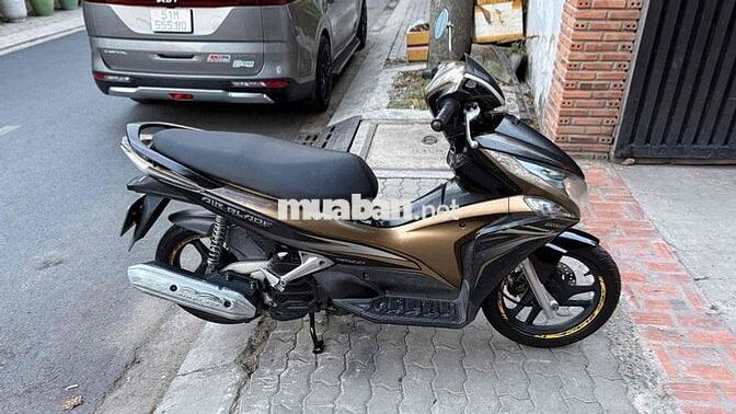 Honda Air Blade 110 2011 Đen, Vàng đồng 35000 km