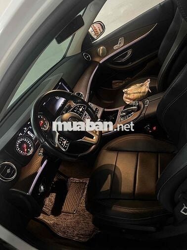Mercedes-Benz E200 2019 Trắng 30.000 km