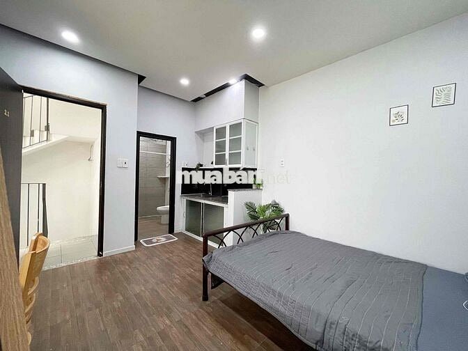 CHO THUÊ CHDV FULL NỘI THẤT NGAY TRỤC ĐƯỜNG PHẠM VĂN ĐỒNG GẦN ĐH CN