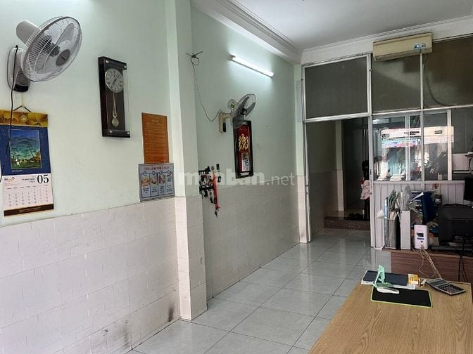 Tuyển Nữ Nhân viên Kinh doanh Bất động sản
