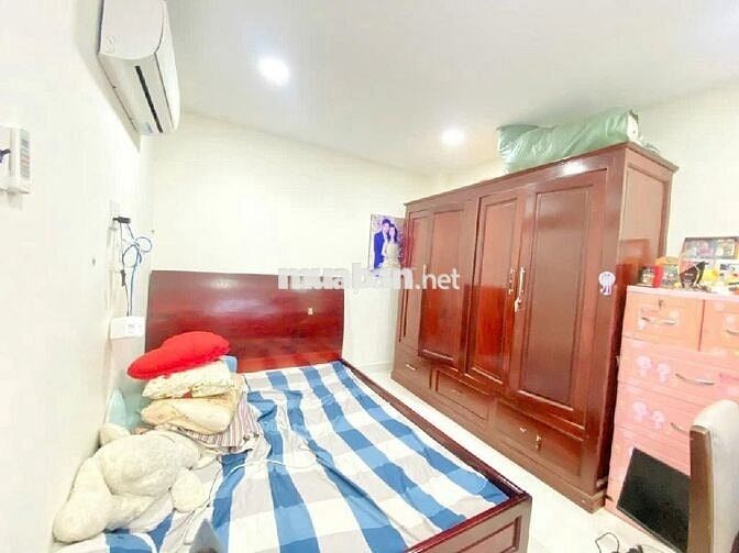 MT Đường 3/2 -P.12 Q.10-4 tầng-3PN 3WC-Giá 58 tr/tháng