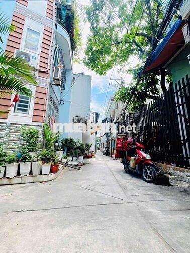 NHÀ ĐẸP GIÁ TỐT  2 LẦU  4 P . P . PHÚ ĐỊNH
