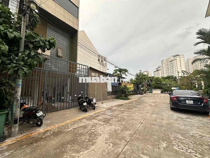 Phòng giá rẻ cách VivoCity 500m, đường rộng ô tô đậu cửa