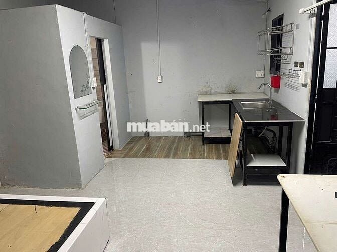 Phòng trọ riêng máy lạnh giường bàn bếp đầy đủ tự đó Phạm Văn Đồng
