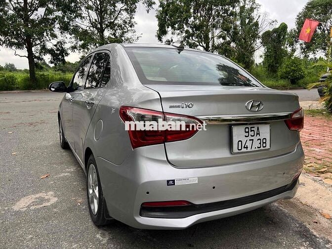 Hyundai Grand i10 Số sàn Bạc