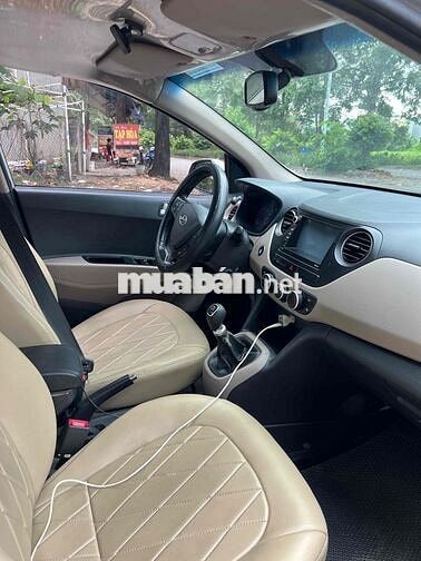 Hyundai Grand i10 Số sàn Bạc