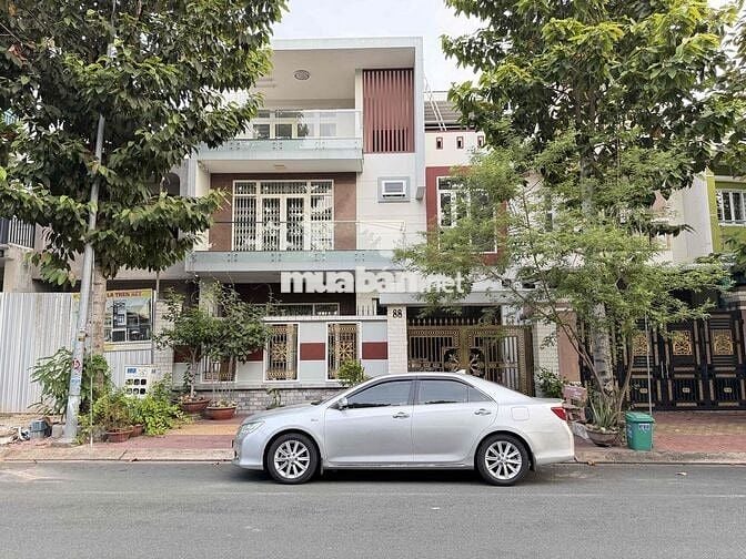 Toyota Camry 2013 Bạc 2.5Q