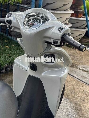 Honda Vision 2025 bản thể thao mâm lớn chính chủ