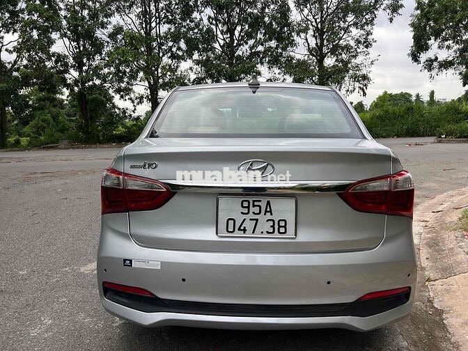 Hyundai Grand i10 Số sàn Bạc