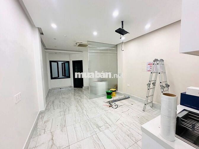 CHO THUÊ NHÀ MẶT TIỀN BÙI THỊ XUÂN, PHƯỜNG BẾN THÀNH, QUẬN 1 thang máy