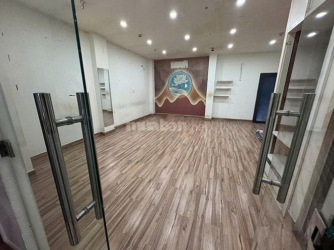 Bán tòa CHDV Nguyễn Thị Minh Khai, Q1, 18p, 6m x 18m, 5 tầng, 68 tỷ