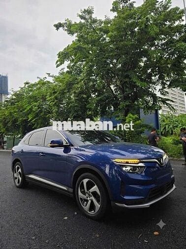 VinFast VF8 Bản S 2024 Xanh 14.000 km