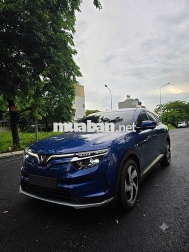 VinFast VF8 Bản S 2024 Xanh 14.000 km