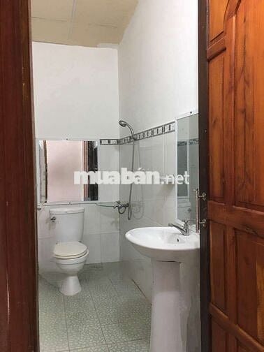 PHÒNG CAO CẤP TRONG BIỆT THỰ, XE HƠI VÀO TẬN CỬA, LỐI ĐI RIÊNG, GIÁ RẼ