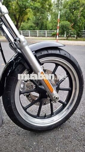 Harley Davidson Superlow 883