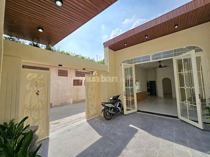 E CHÍNH CHỦ BÁN NHÀ THỔ CƯ, GÓC 2 MẶT TIỀN Ở HỐ NAI CHỈ 2TY700