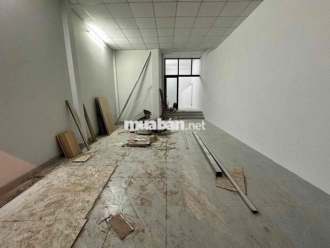 Mặt bằng 60m2 mặt tiền Trần Xuân Soạn, giao với Bế Văn Cấm cho nấu ăn