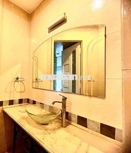 Toà nhà kiến trúc đương đại trung tâm Q1 Tân Định