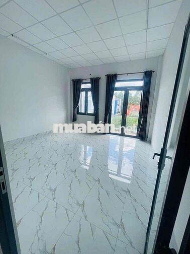 Nhà trệt 3 lầu trục chính KDC 586
