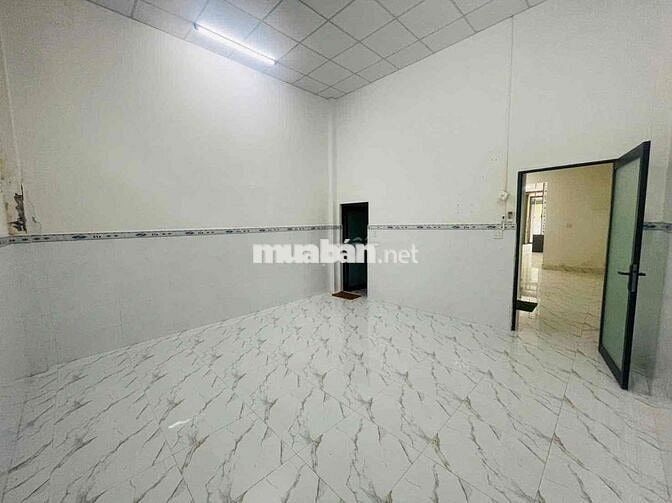 Nhà trệt 3 lầu trục chính KDC 586