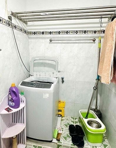 Nhà nguyên căn đầy đủ nội thất đg Lê Văn Lương