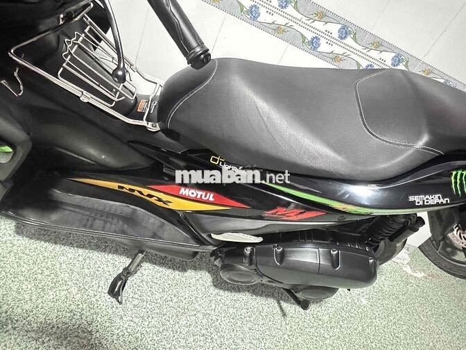 Yamaha NVX Đen Cả nam và nữ