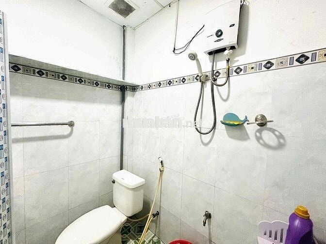 Nhà nguyên căn đầy đủ nội thất đg Lê Văn Lương