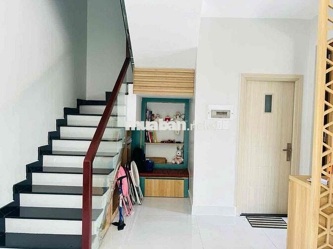 Cho thuê nhà phố vườn KDT Waterpoint 1 trệt 1 lầu giá 14tr/ tháng