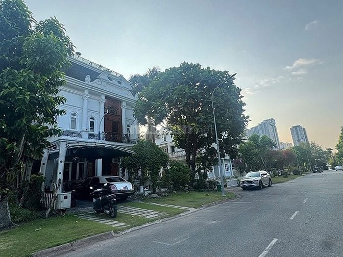 Bán biệt thự siêu sang Lan Anh, DT 395m² biệt lập, 1 trệt 2 lầu