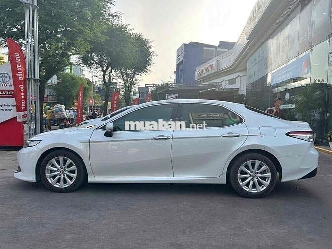 Toyota Camry 2.0G 2021 Trắng 52.000 km