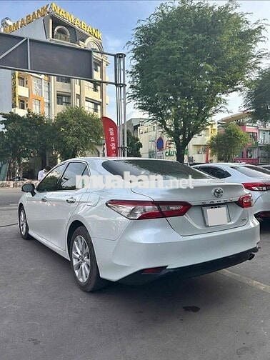 Toyota Camry 2.0G 2021 Trắng 52.000 km