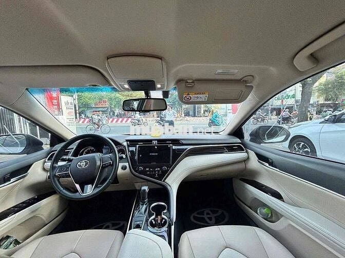 Toyota Camry 2.0G 2021 Trắng 52.000 km