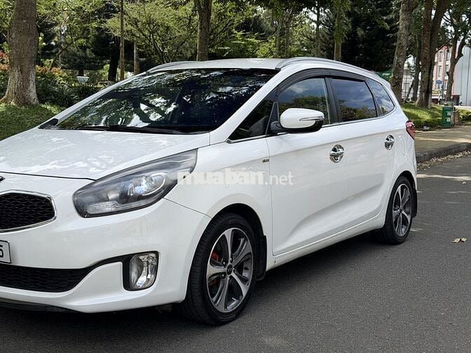 Kia Rondo 2016 Trắng 7 chỗ 95240 km