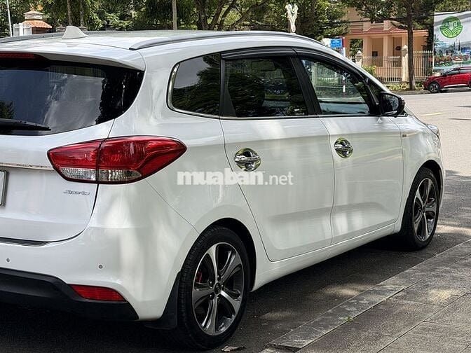 Kia Rondo 2016 Trắng 7 chỗ 95240 km