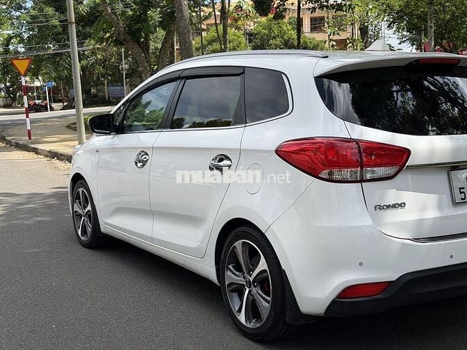 Kia Rondo 2016 Trắng 7 chỗ 95240 km