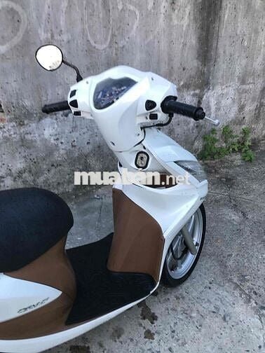 Honda Vision 2013 Trắng Bs Tphcm Giấy Tờ Đây Đu.