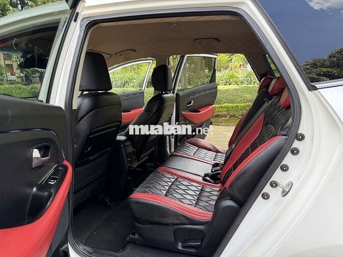 Kia Rondo 2016 Trắng 7 chỗ 95240 km